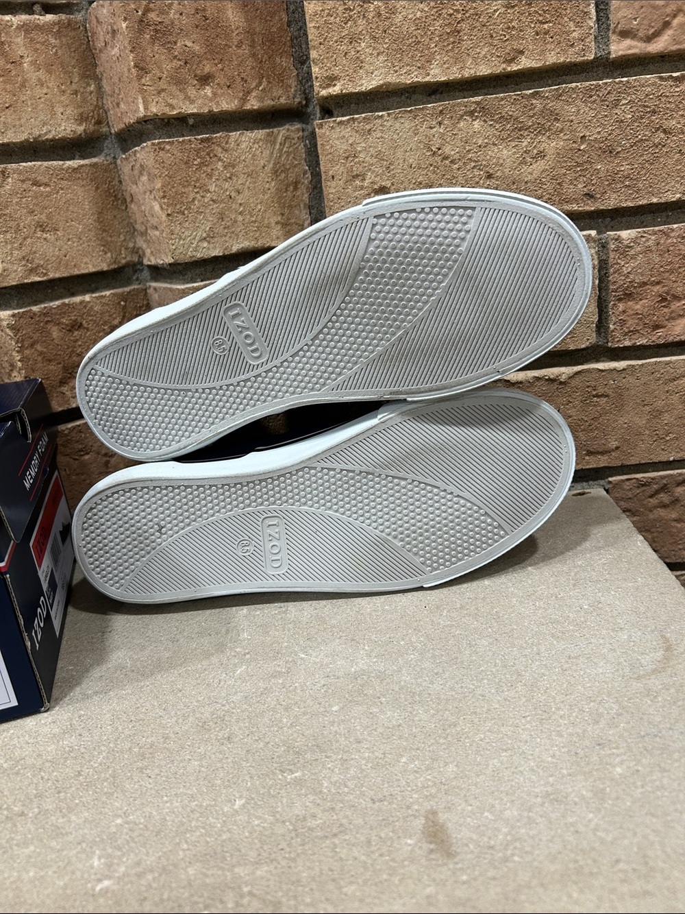 NWB Izod Rangley Navy Low-Top Sneakers men’s size 8.5 women’s 10 - Picture 4 of 5